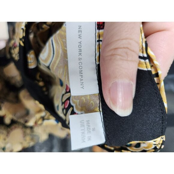 New York & Company Womens Black & Gold Paisley Sleeveless Blouse With Tie Neck S - Picture 3 of 6